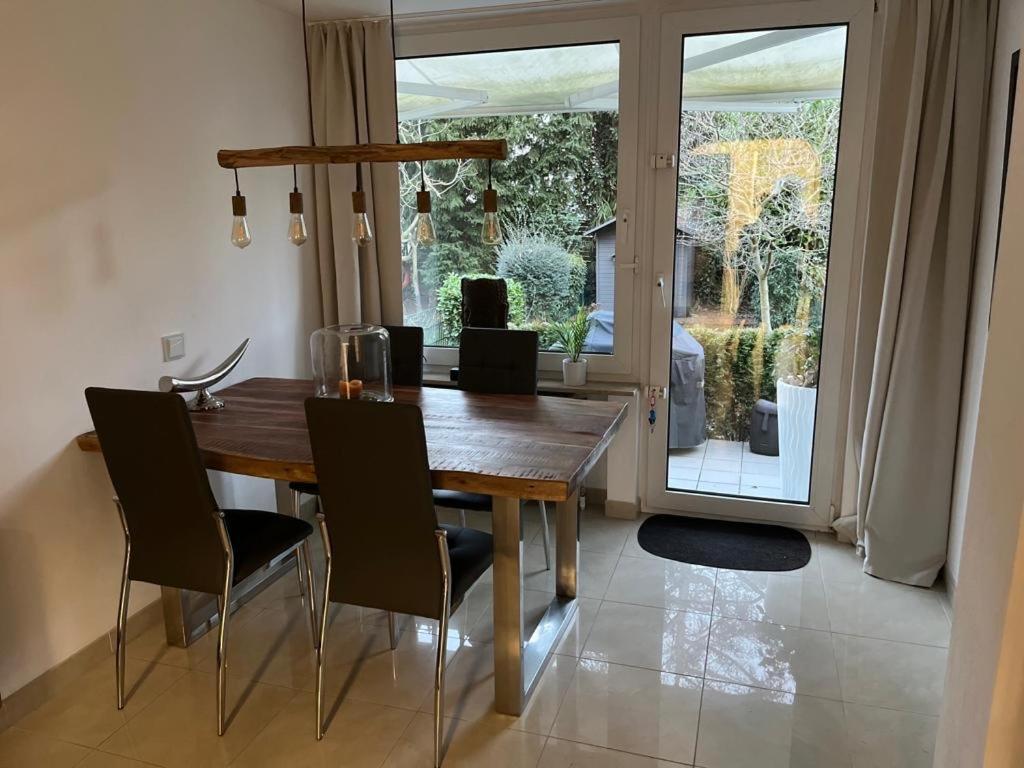 Casa Arturo Duesseldorf Apartment Bagian luar foto