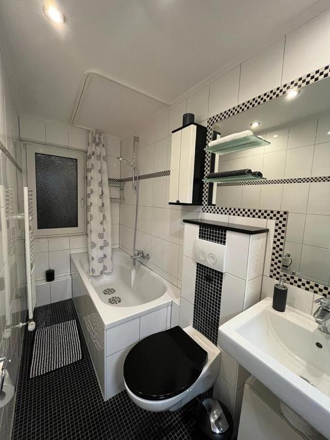 Casa Arturo Duesseldorf Apartment Bagian luar foto